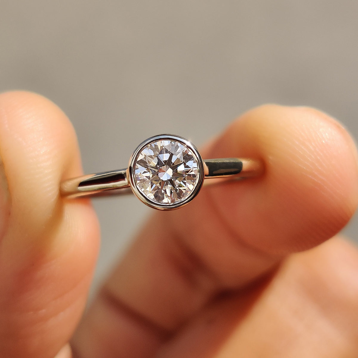 Evangeline Eve - Bezel Set Diamond Ring in Round Diamond