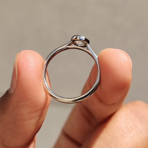 Evangeline Eve - Bezel Set Diamond Ring in Round Diamond