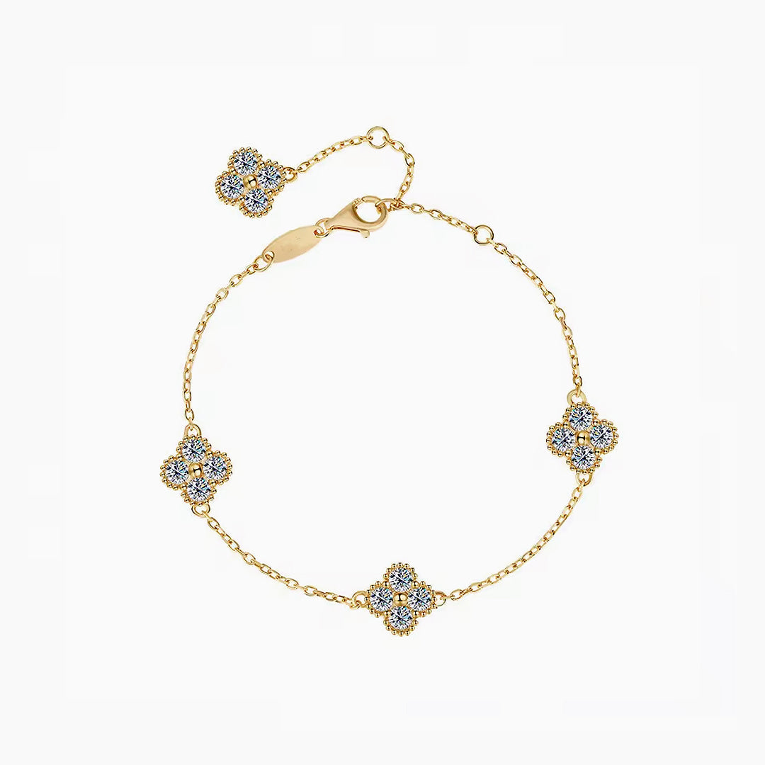 Yuna Rounded Clover Moissanite Bracelet by Nura Lab