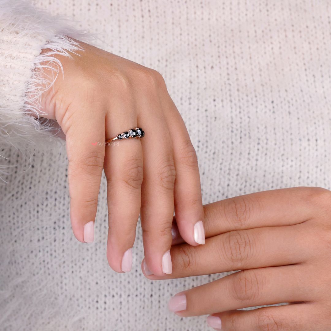 7 stone wedding band featuring round cut diamonds for extra sparkle.
