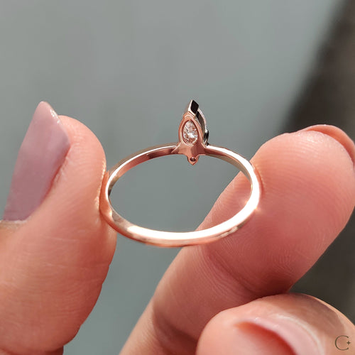 Anouk Jane - 2 Stone Engagement Ring With Pear and Round Diamond