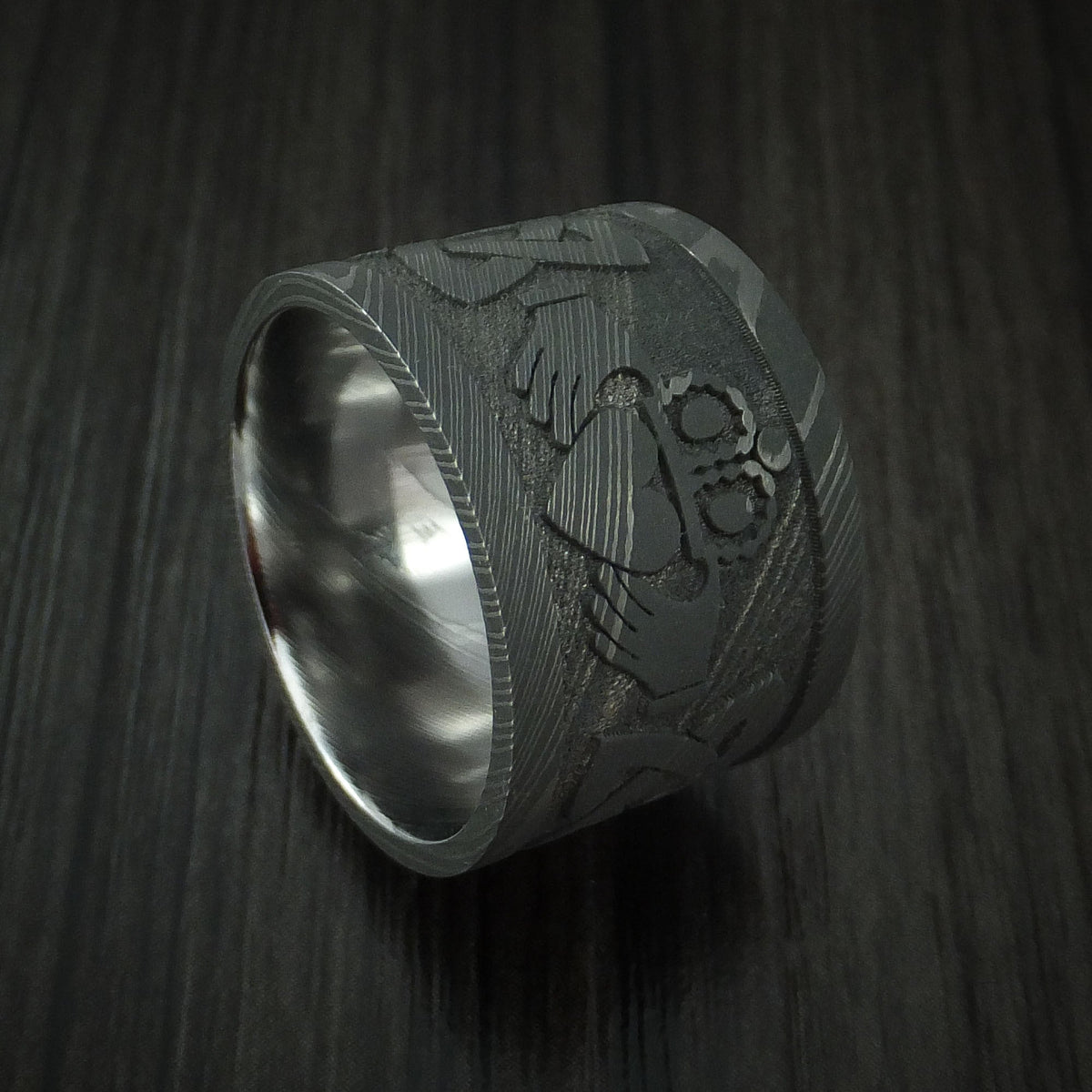 Valorant X - Wide Damascus Steel Celtic Irish Claddagh Men's Wedding Ring Hands Clasping Heart Band Carved - Nura Lab
