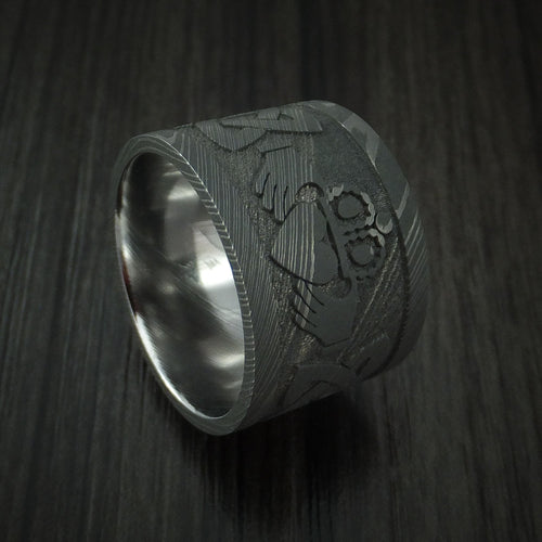 Valorant X - Wide Damascus Steel Celtic Irish Claddagh Men's Wedding Ring Hands Clasping Heart Band Carved - Nura Lab