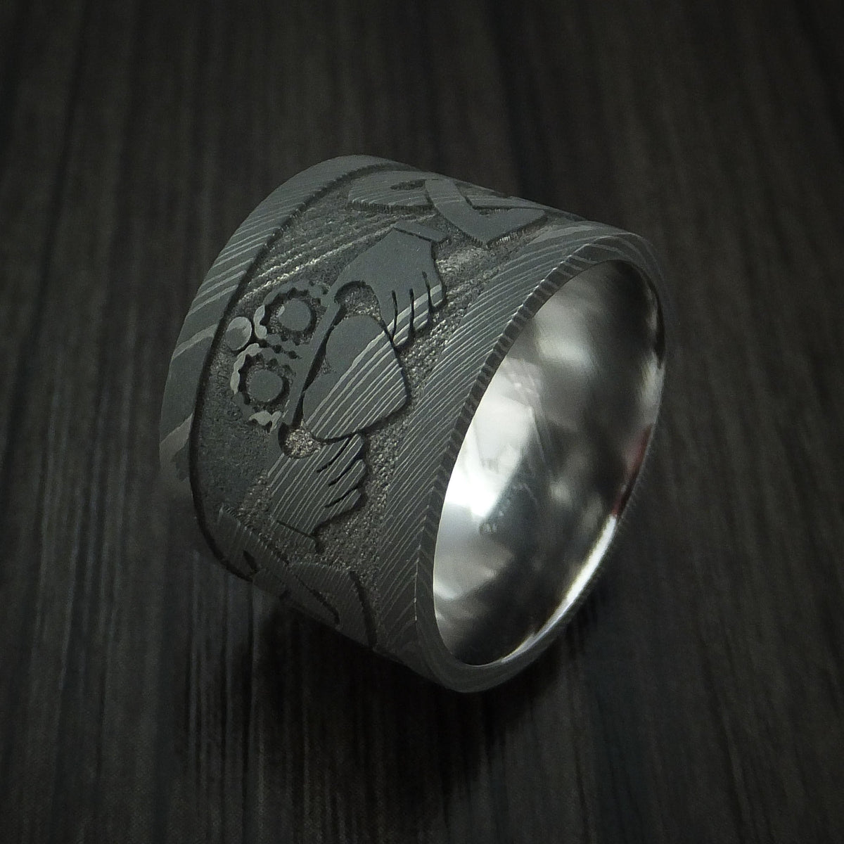 Valorant X - Wide Damascus Steel Celtic Irish Claddagh Men's Wedding Ring Hands Clasping Heart Band Carved - view 4 - Nura Lab