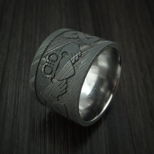 Valorant X - Wide Damascus Steel Celtic Irish Claddagh Men's Wedding Ring Hands Clasping Heart Band Carved - view 4 - Nura Lab