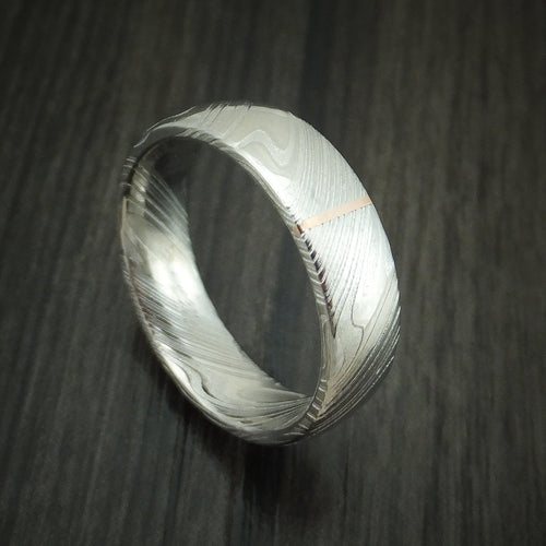 Wolf IX - Woodgrain Kuro Damascus Steel and Vertical 14K Rose Gold Inlay Wedding Ring - Nura Lab