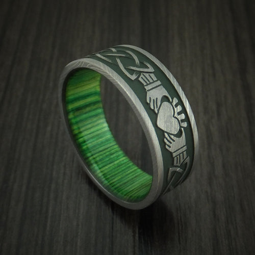 Resolute VIII - Damascus Steel Celtic Irish Claddagh Cerakote Men's Wedding Ring with Hardwood Sleeve - Nura Lab