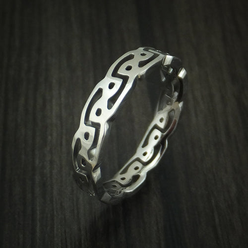 Echelon III - Titanium Celtic Knot Narrow Band Wedding Ring - view 4 - Nura Lab