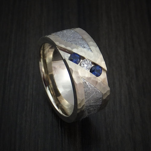 Evernorth XVII - White Gold and Meteorite Hammered Men's Wedding Ring with Diamond and Sapphires - Nura Lab