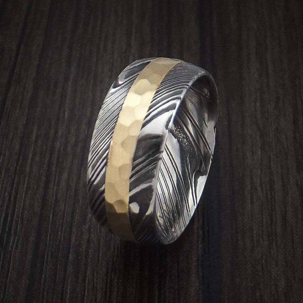 Oak X - Woodgrain Kuro Damascus Steel and Hammered 14k Yellow Gold Men's Wedding Ring - view 4 - Nura Lab