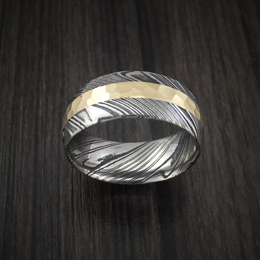 Oak X - Woodgrain Kuro Damascus Steel and Hammered 14k Yellow Gold Men's Wedding Ring - view 2 - Nura Lab