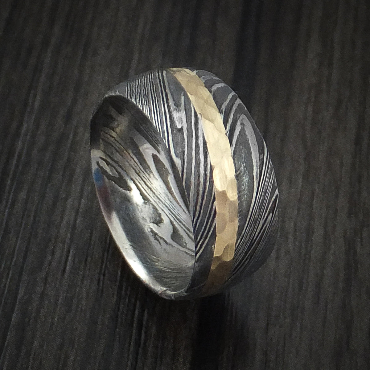 Echelon XI - Woodgrain Kuro Damascus Steel Men's Ring and 14k Yellow Gold Hammered Wedding Ring Genuine Craftsmanship - Nura Lab