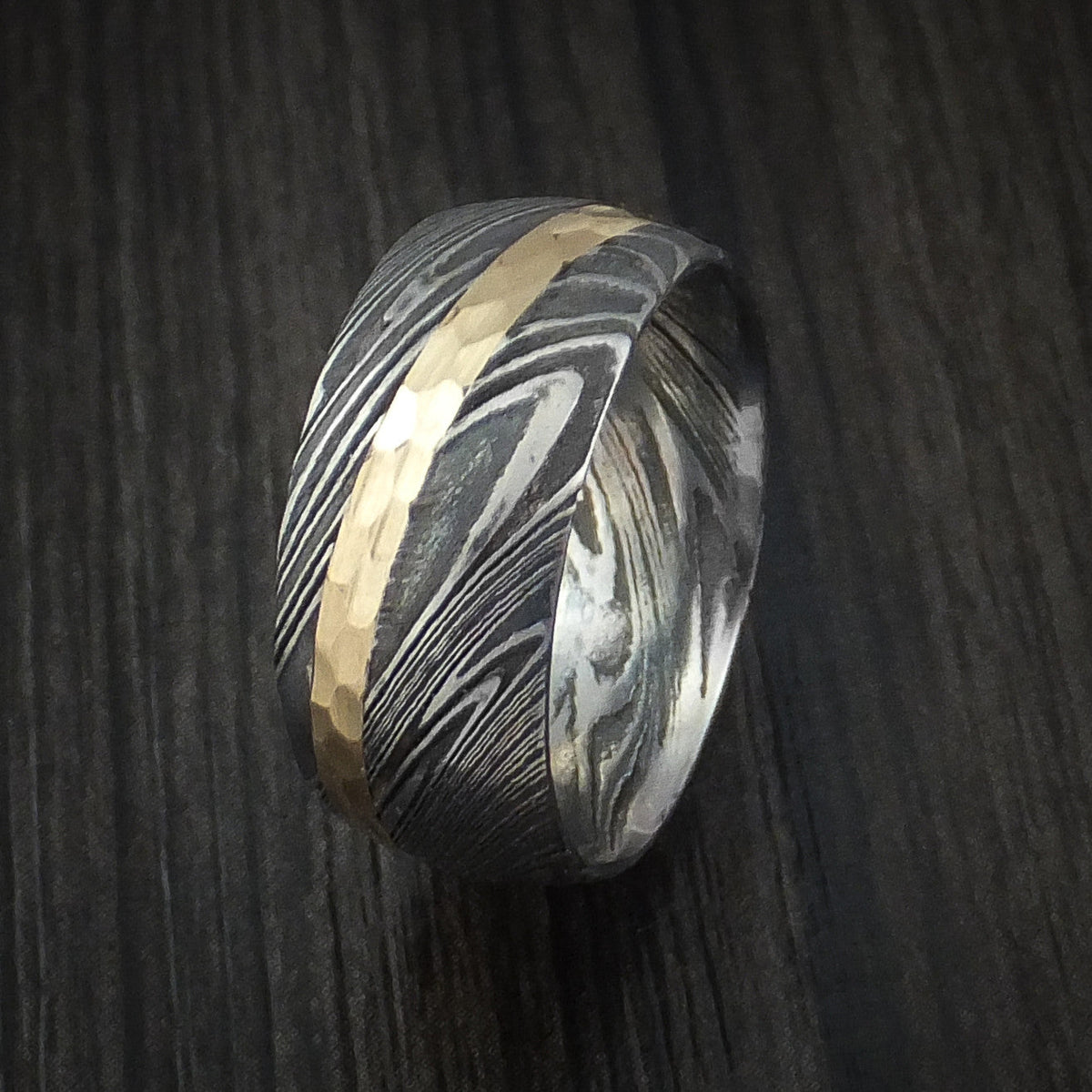Echelon XI - Woodgrain Kuro Damascus Steel Men's Ring and 14k Yellow Gold Hammered Wedding Ring Genuine Craftsmanship - view 4 - Nura Lab