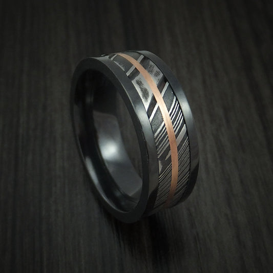 Redwood IX - Black Zirconium and Woodgrain Kuro Damascus Steel Band 14K Rose Gold Center Men's Wedding Ring - Nura Lab