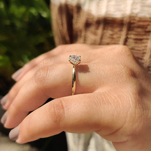 Cordelia Pearl - Round Diamond Engagement Ring With knife edge shank style