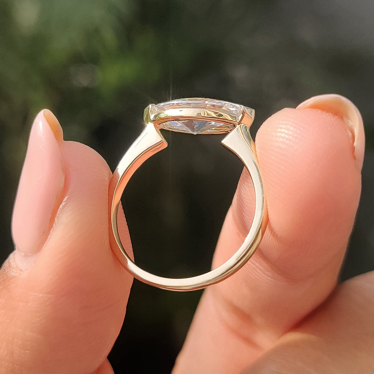 Amara Claire - East To West Marquise Ring In Solitaire Style