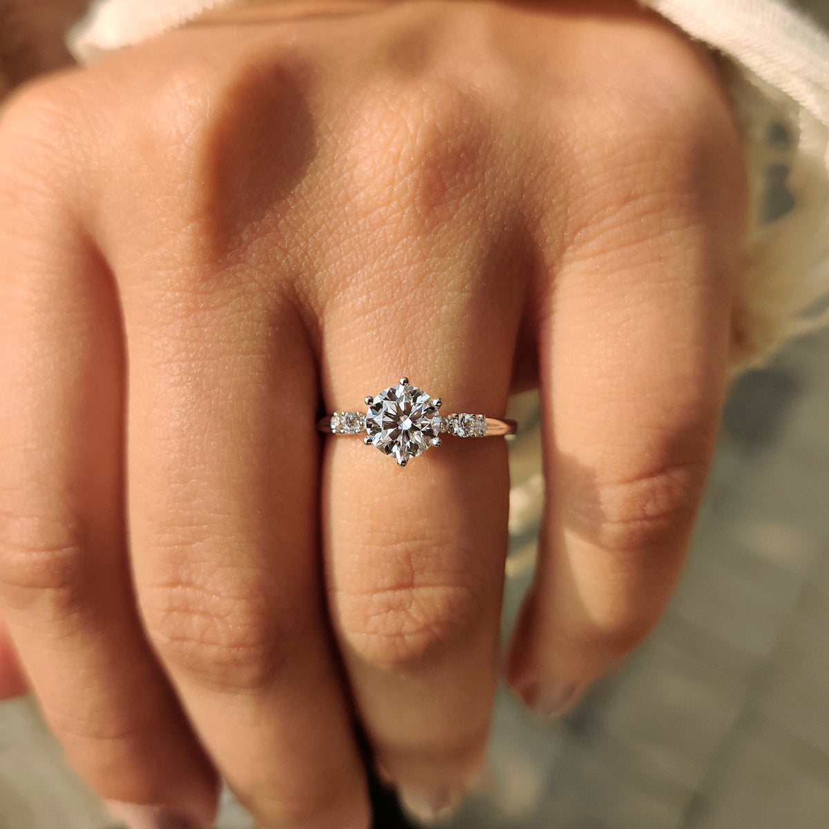 Evangeline Dawn - 2 Carat Round Diamond Ring in Muse Setting