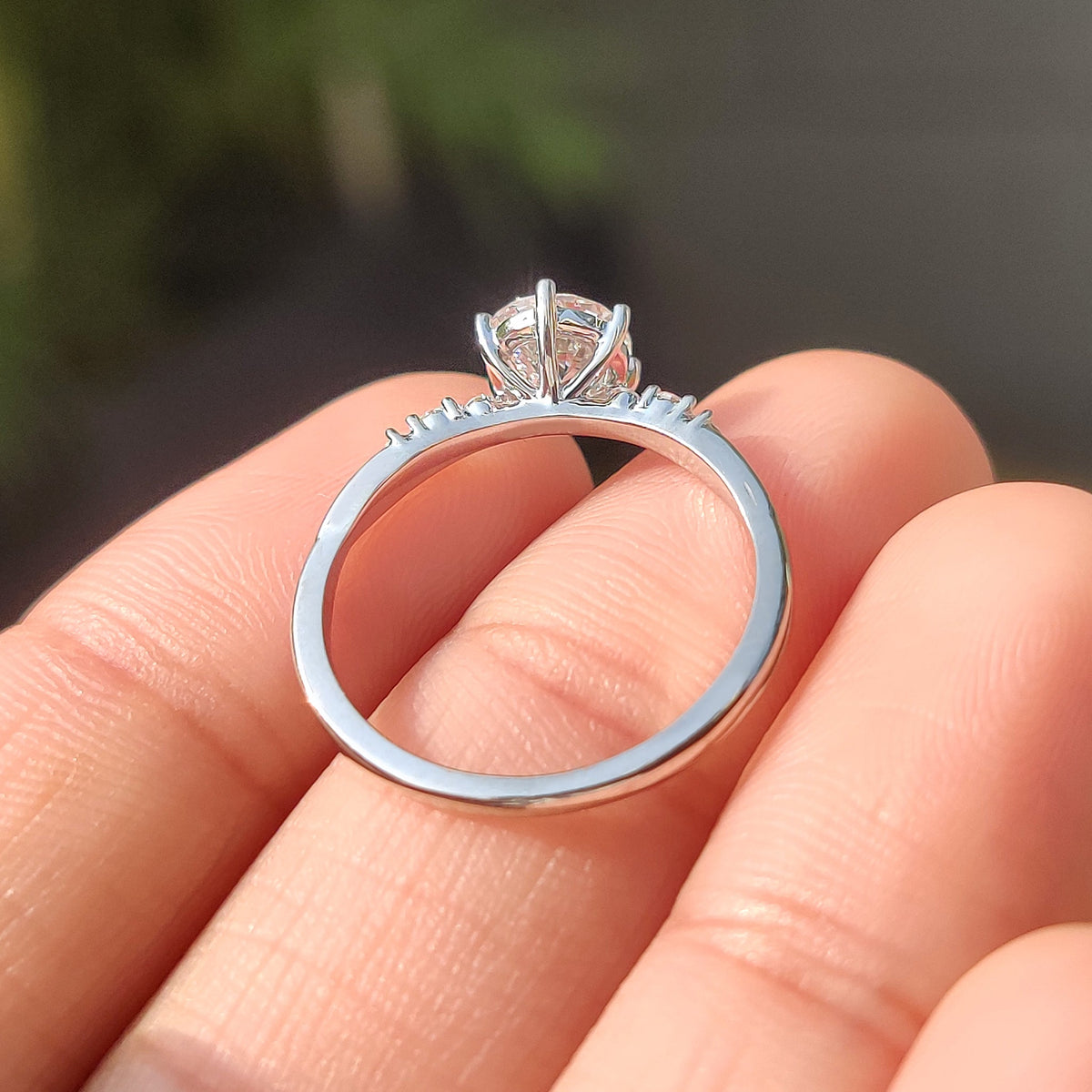 Evangeline Dawn - 2 Carat Round Diamond Ring in Muse Setting