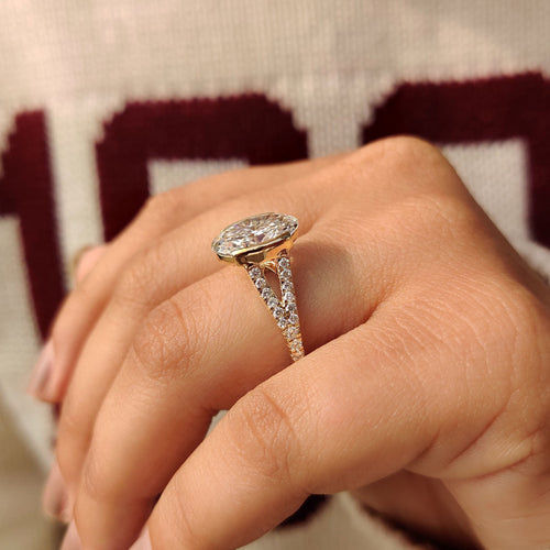 Ophelia Eve - Oval Shaped Diamond Ring With Split Shank Band