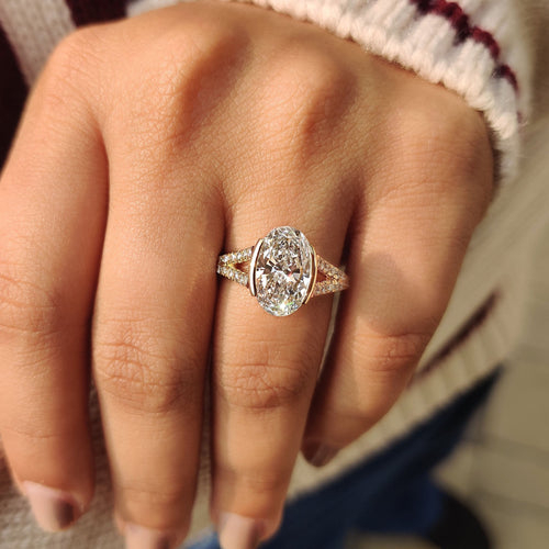 Ophelia Eve - Oval Shaped Diamond Ring With Split Shank Band