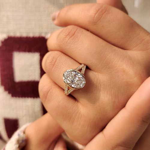 Ophelia Eve - Oval Shaped Diamond Ring With Split Shank Band