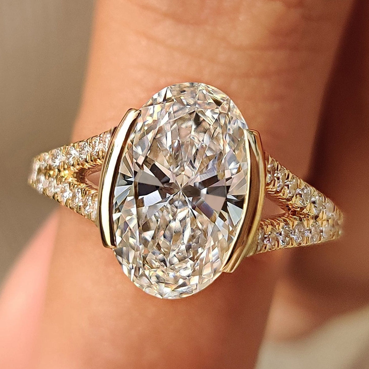 Ophelia Eve - Oval Shaped Diamond Ring With Split Shank Band