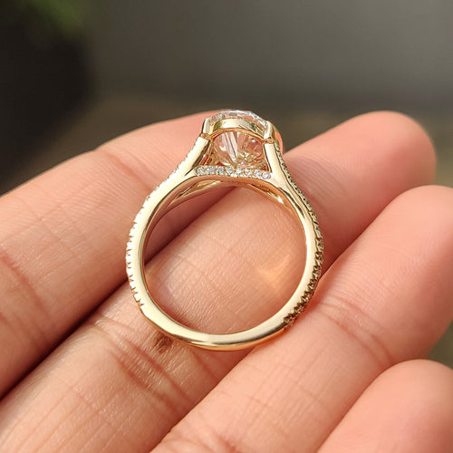 Ophelia Eve - Oval Shaped Diamond Ring With Split Shank Band