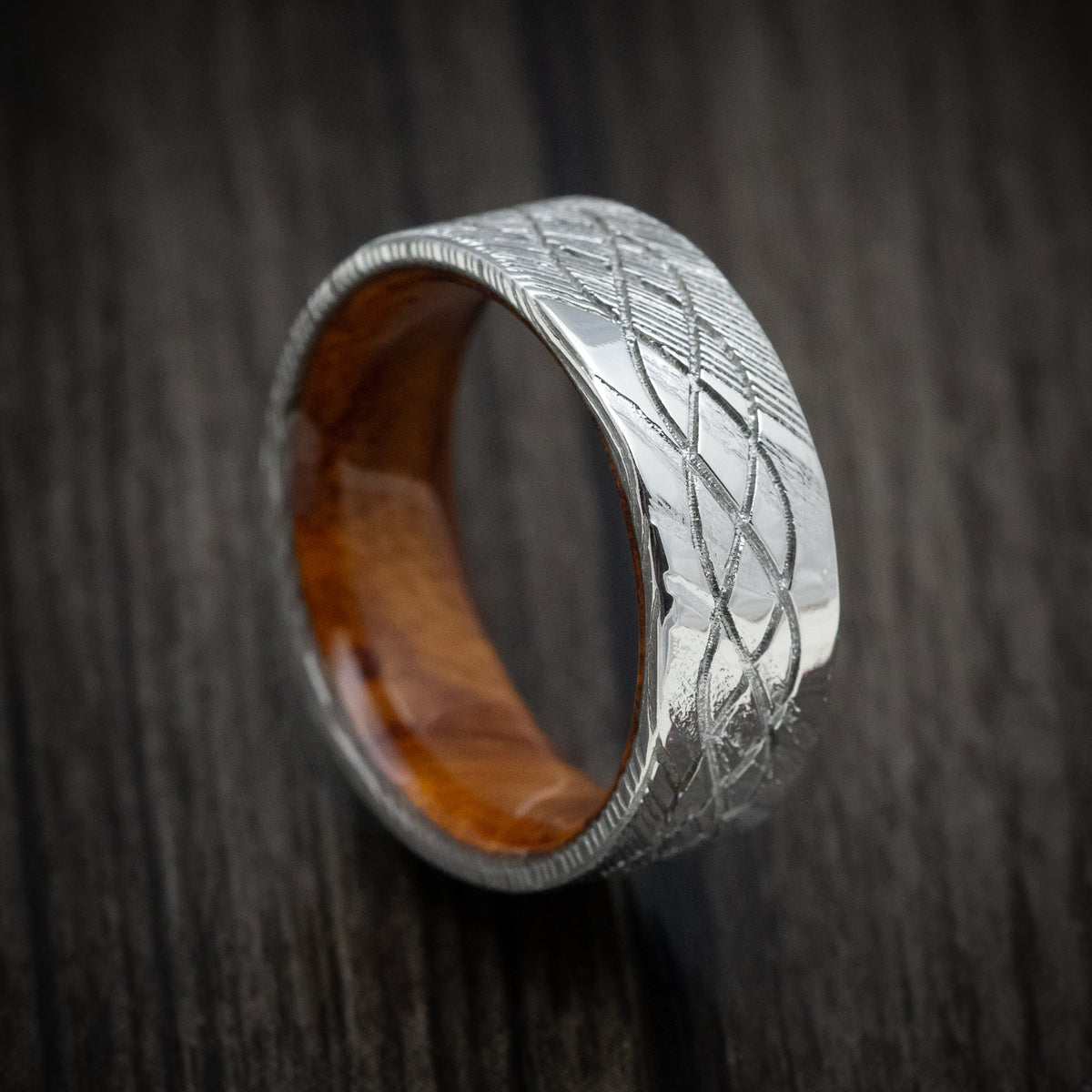 Ridge X - Woodgrain Kuro Damascus Steel Celtic Knot Men's Wedding Ring with Wood Sleeve - Nura Lab