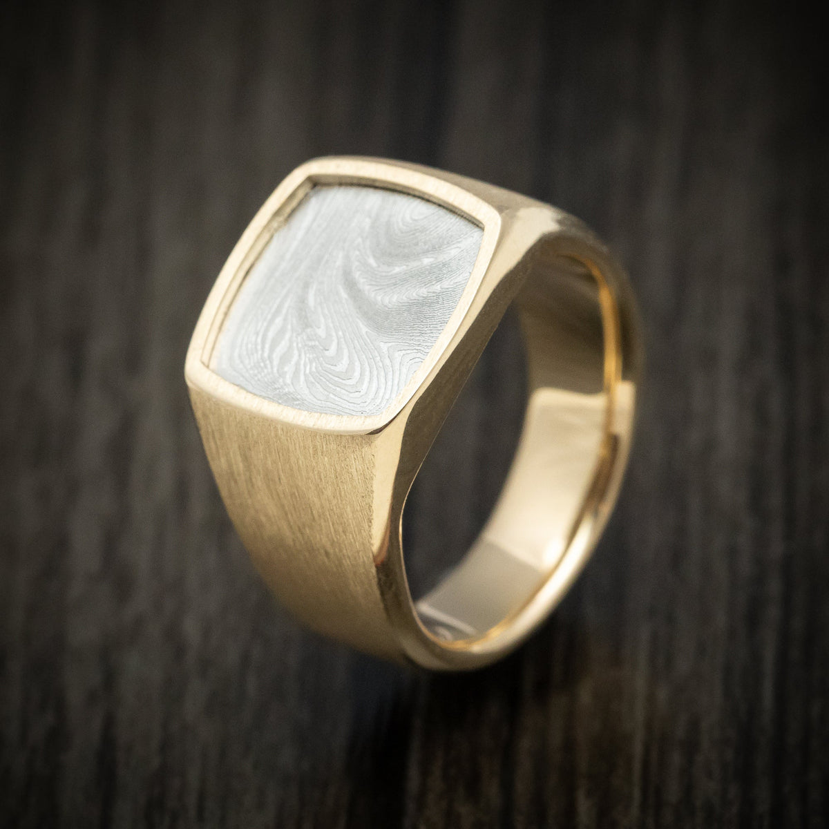 Hunter XI - 14K Gold and Tightweave Kuro Damascus Steel Signet Men's Wedding Ring Band - view 4 - Nura Lab