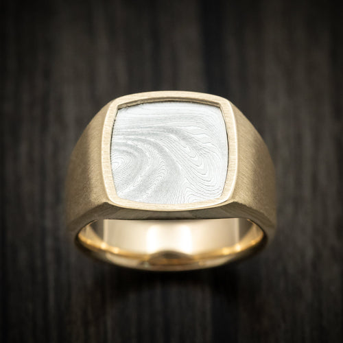 Hunter XI - 14K Gold and Tightweave Kuro Damascus Steel Signet Men's Wedding Ring Band - view 2 - Nura Lab