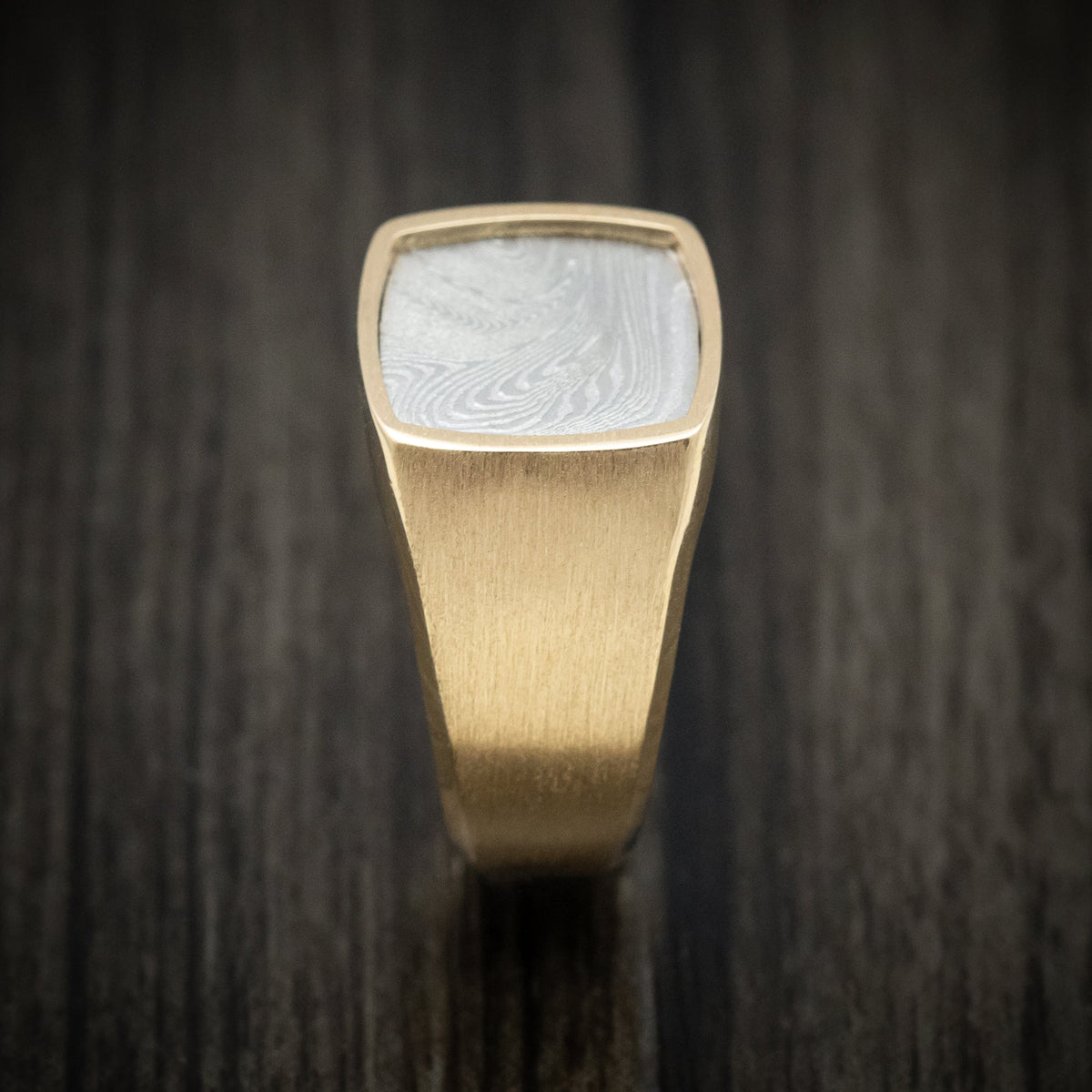 Hunter XI - 14K Gold and Tightweave Kuro Damascus Steel Signet Men's Wedding Ring Band - view 3 - Nura Lab