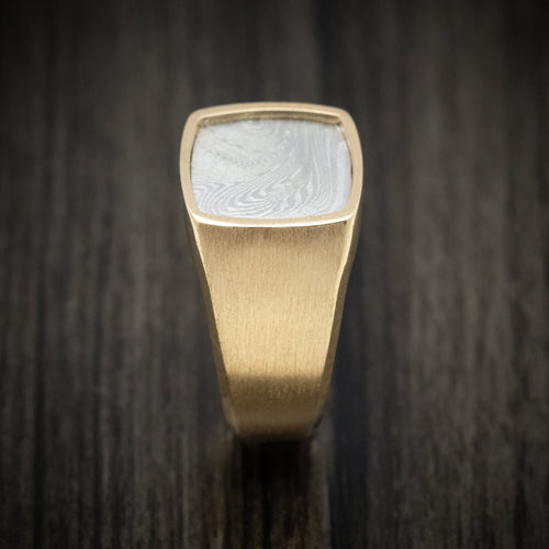 Hunter XI - 14K Gold and Tightweave Kuro Damascus Steel Signet Men's Wedding Ring Band - view 3 - Nura Lab