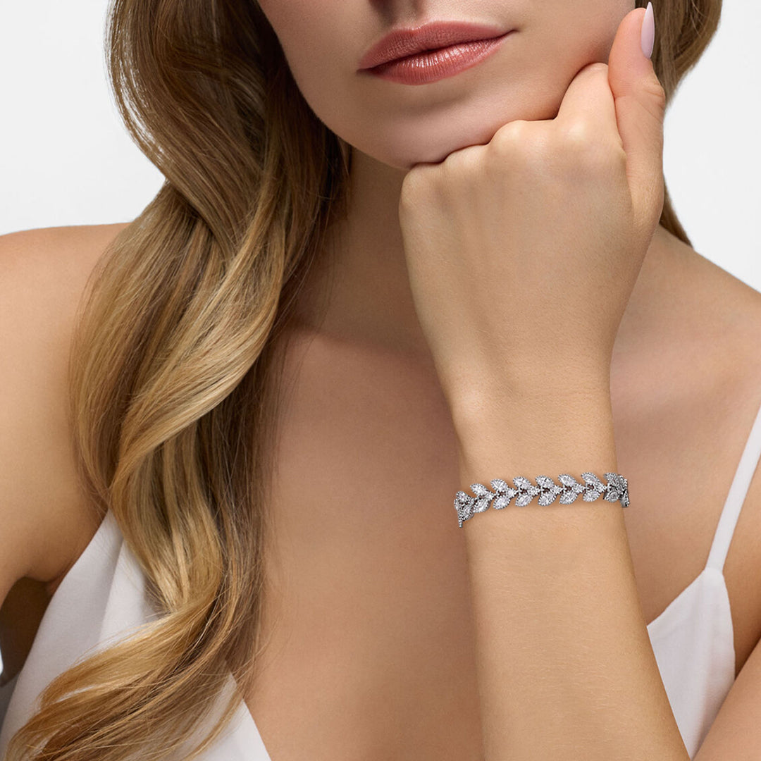 Ivy Fleur Leaf Moissanite Bracelet by Nura Lab