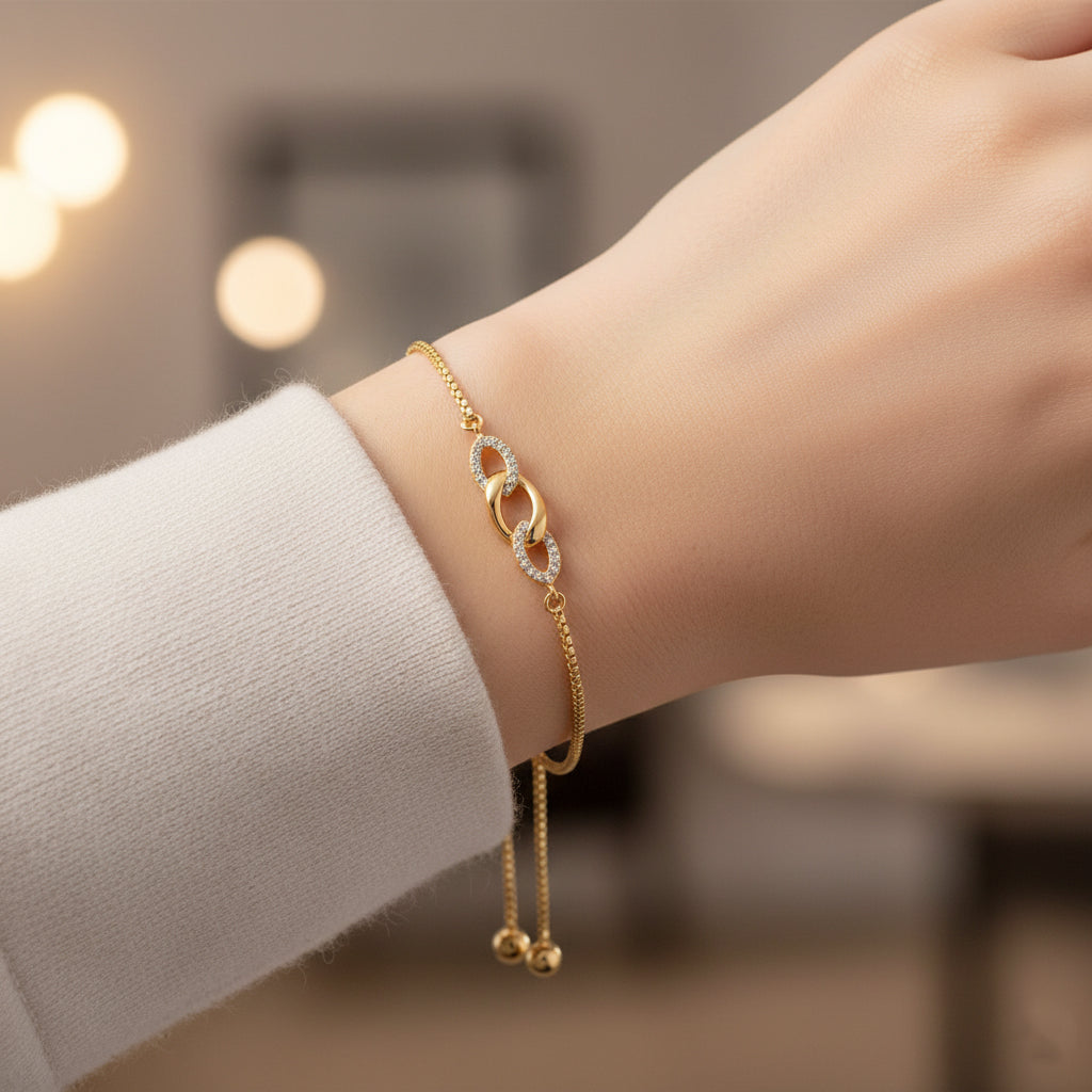 Véda Infinity Link Moissanite Bracelet by Nura Lab