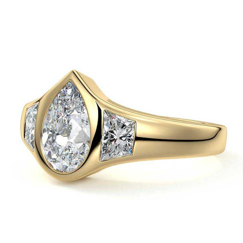 Hana - Pear Yellow Gold Engagement Ring Detail View | Nura Lab
