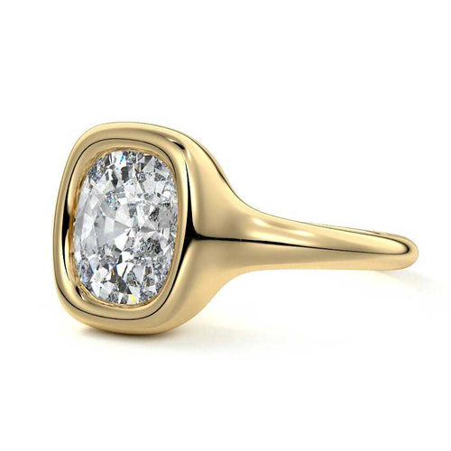 Gianna - Cushion Yellow Gold Engagement Ring Detail View | Nura Lab
