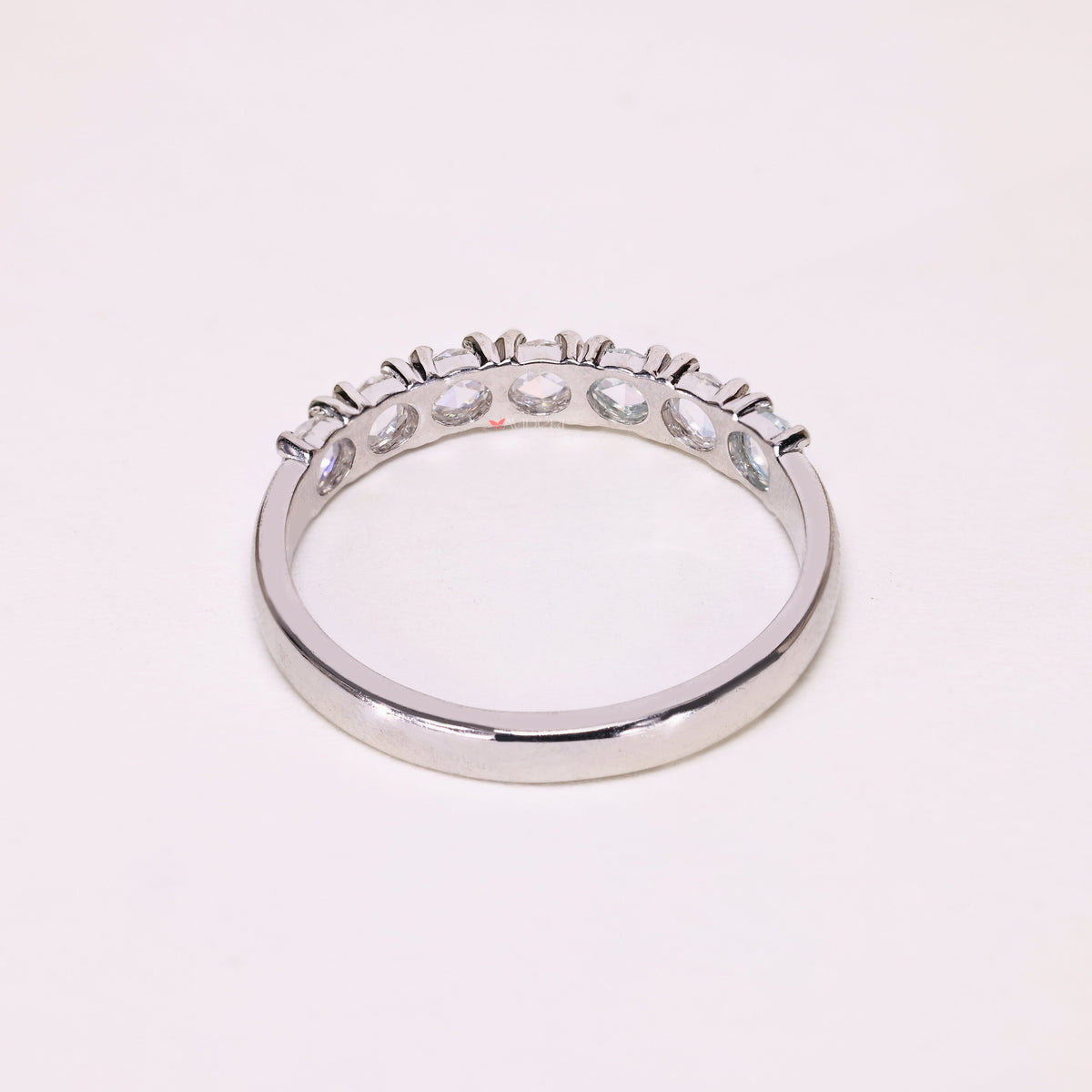 Handmade band delivers comfort and character through thoughtful design.
