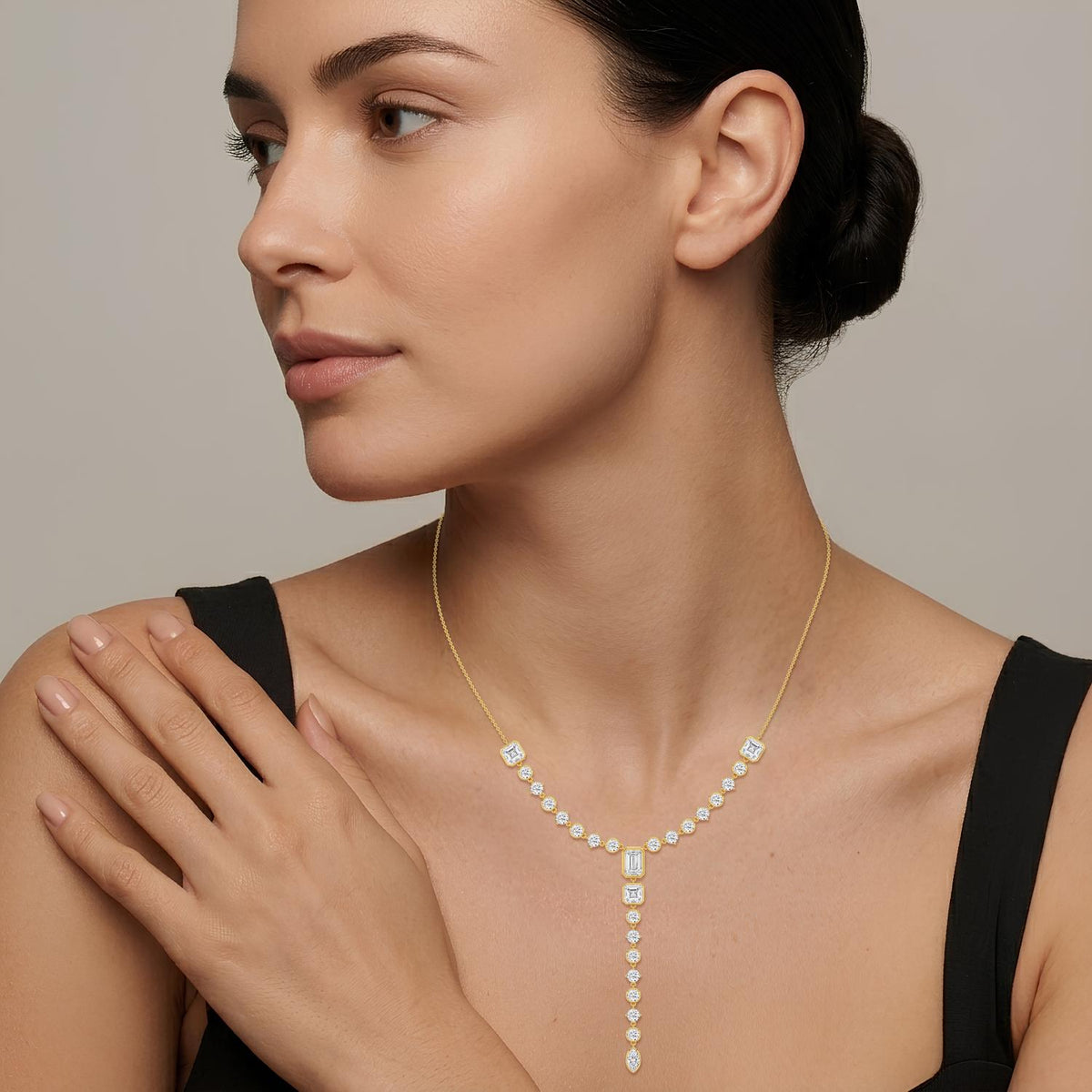 noelia lune necklace