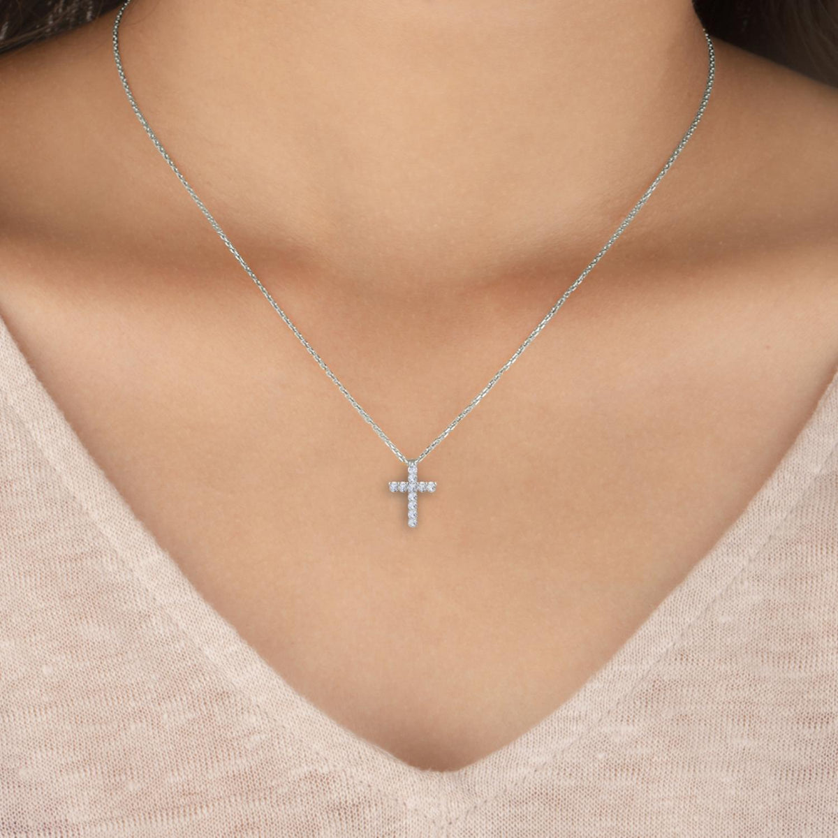 Aveline Rose lab grown diamond pendant