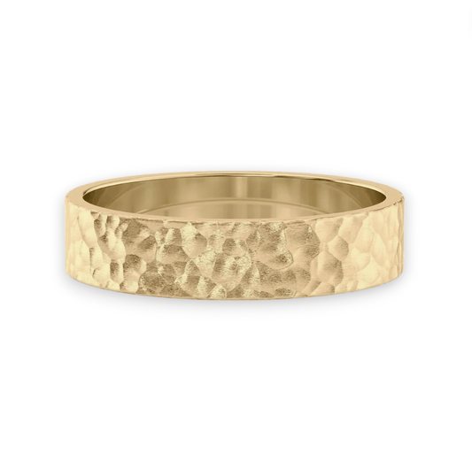 Nura Lab hammered men’s engagement ring plain band in 9K yellow gold
