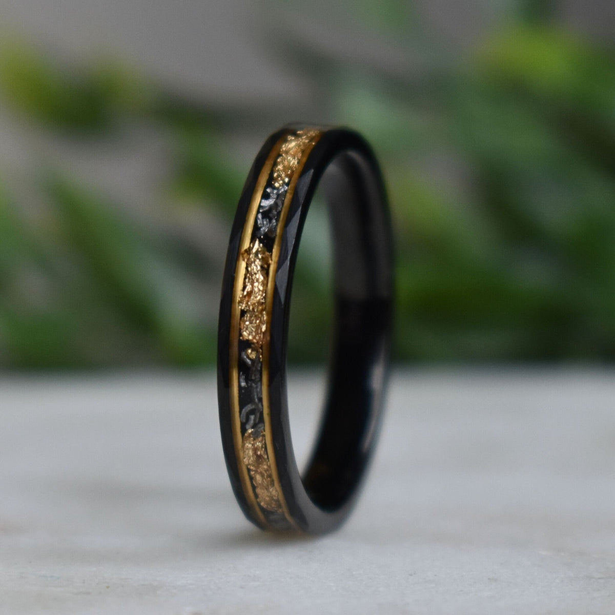 Resolute - Hammered 4mm Black Tungsten Wedding Ring with 22K Gold Leaf and Meteorite Inlay - Nura Lab