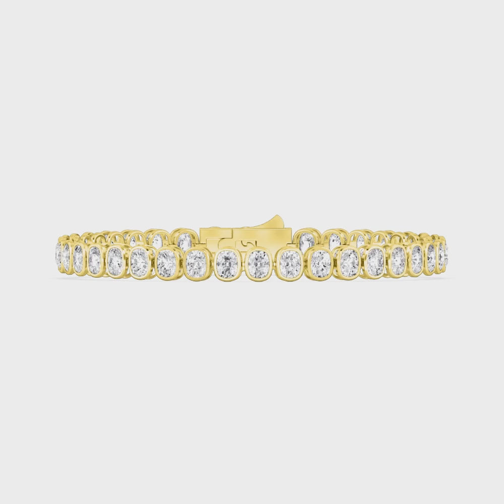 Celia lab grown diamond bracelet video in yellow gold
