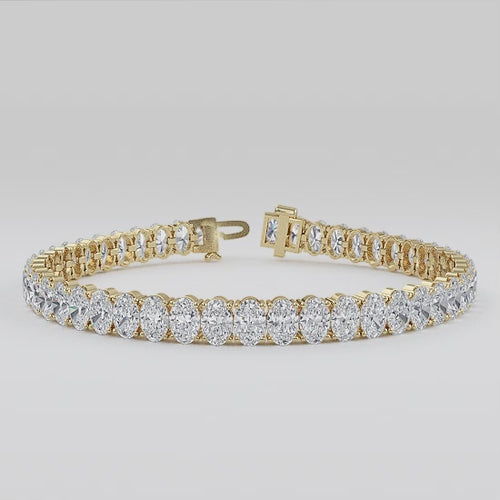 Alea lab grown diamond bracelet video in yellow gold