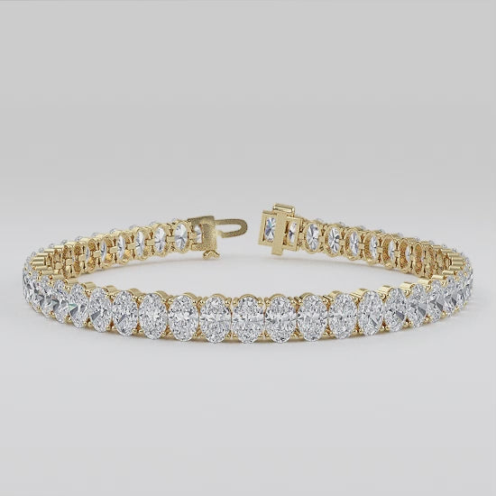 Alea lab grown diamond bracelet video in yellow gold