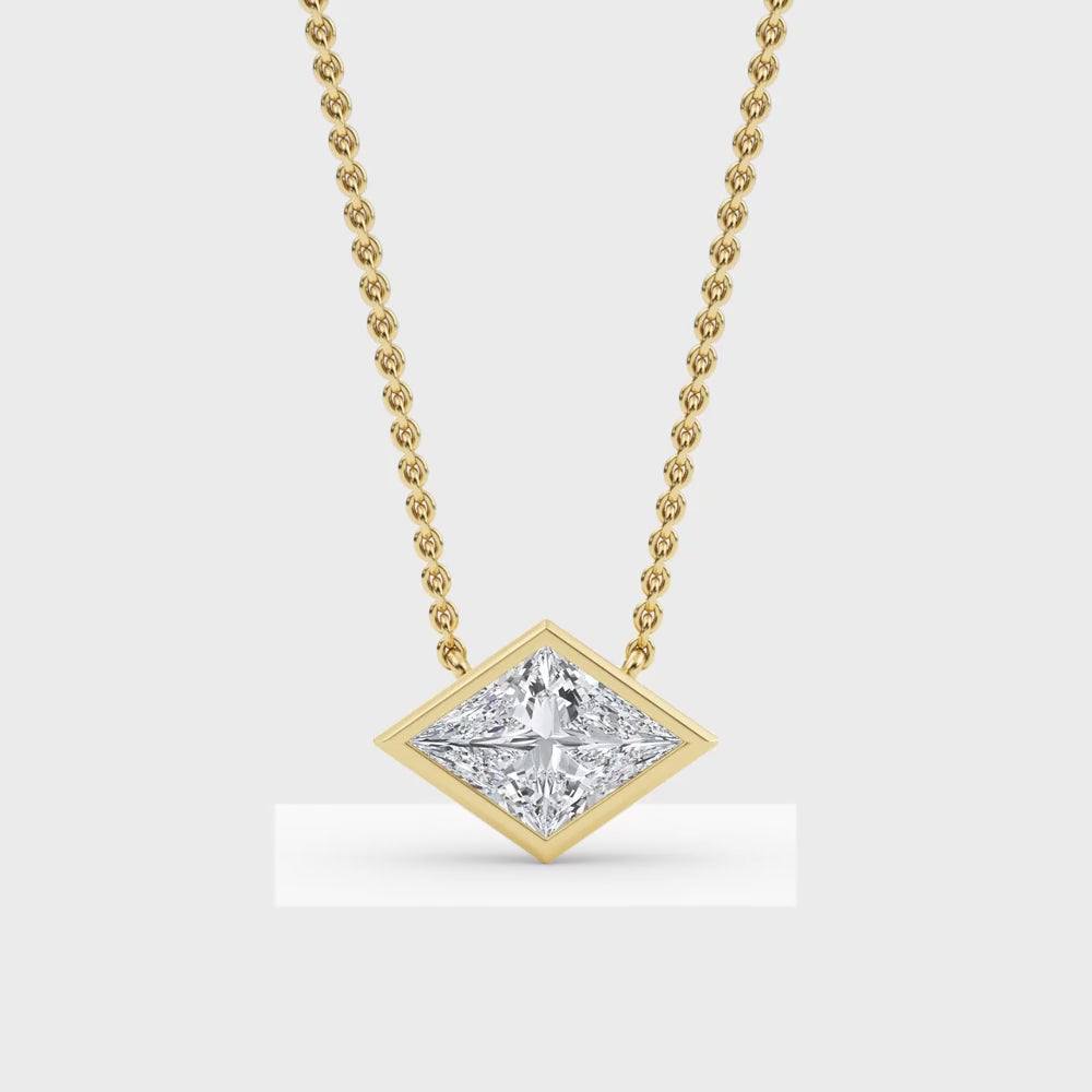 Vivienne Grace pendant video