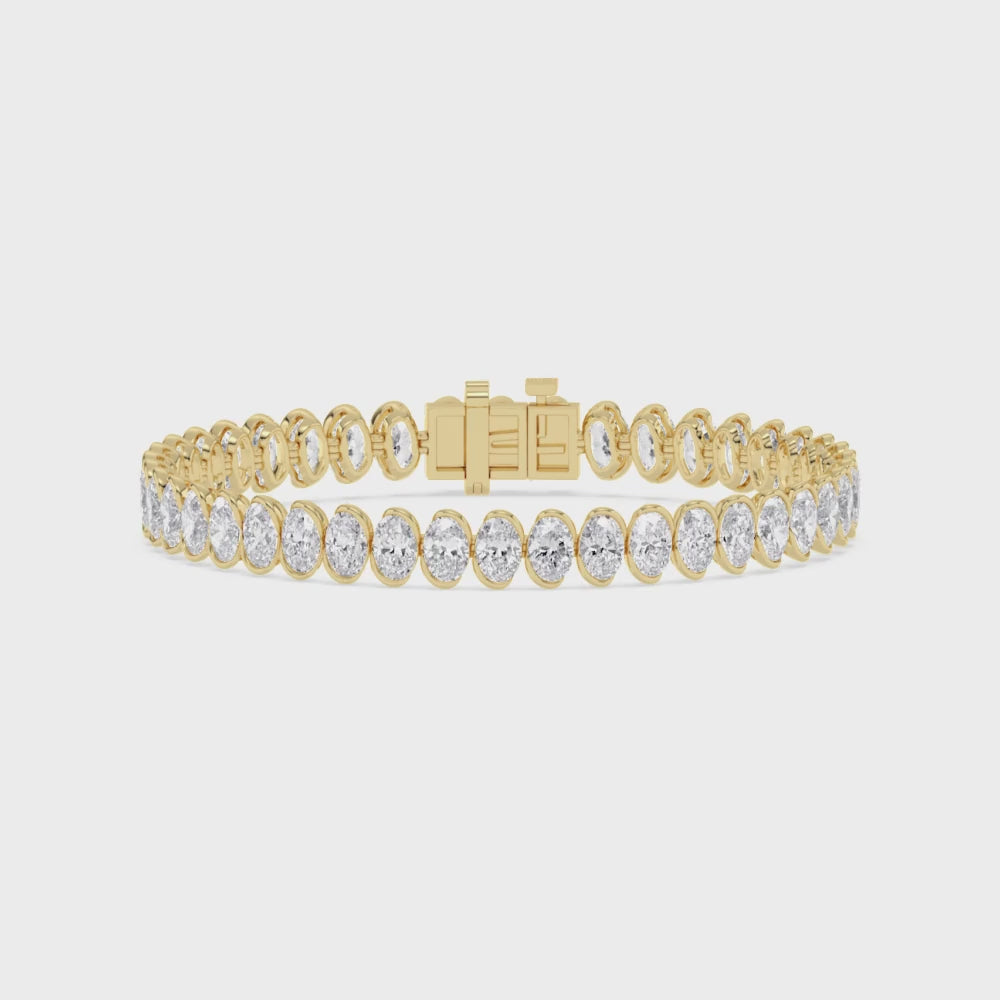 Lilou lab grown diamond bracelet video in yellow gold